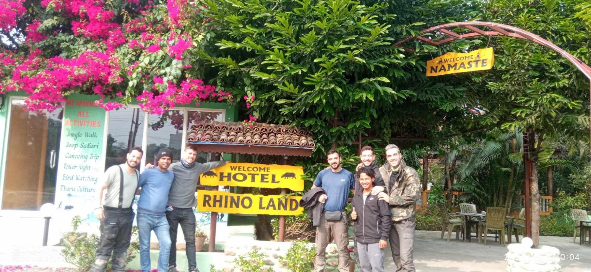 Hotel Rhino Land, Sauraha Ngoại thất bức ảnh
